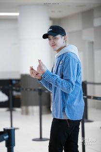 吴亦凡在机场视频,时尚穿搭引发热议,粉丝热议其近况